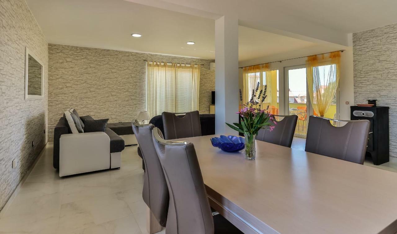 Apartments Dora Victoria Dream Medulin Luaran gambar