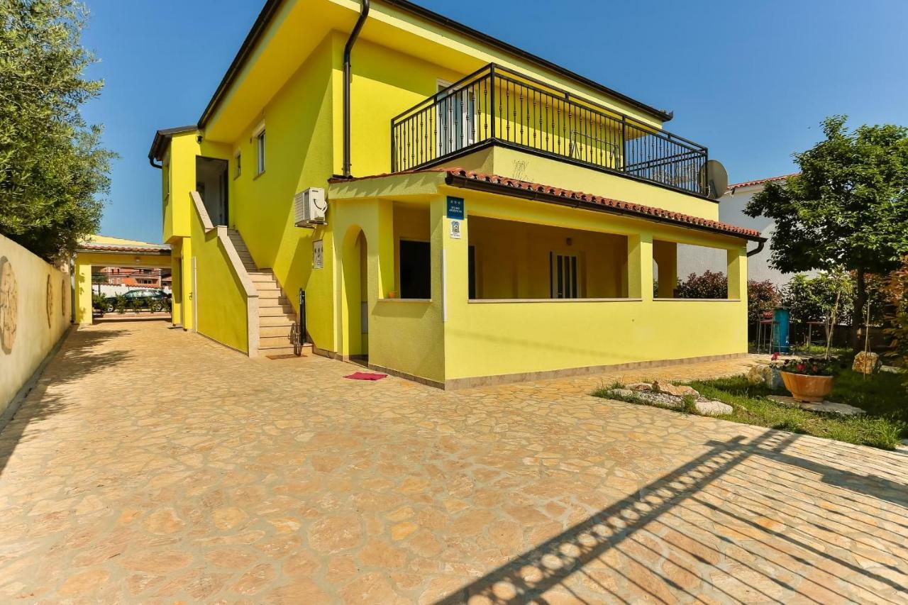 Apartments Dora Victoria Dream Medulin Luaran gambar