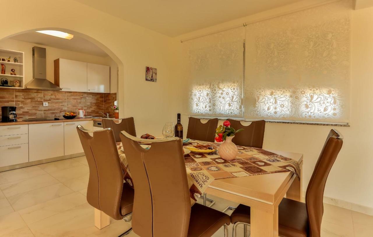 Apartments Dora Victoria Dream Medulin Luaran gambar